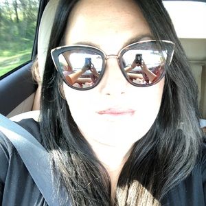 Meet your Posher, Julie